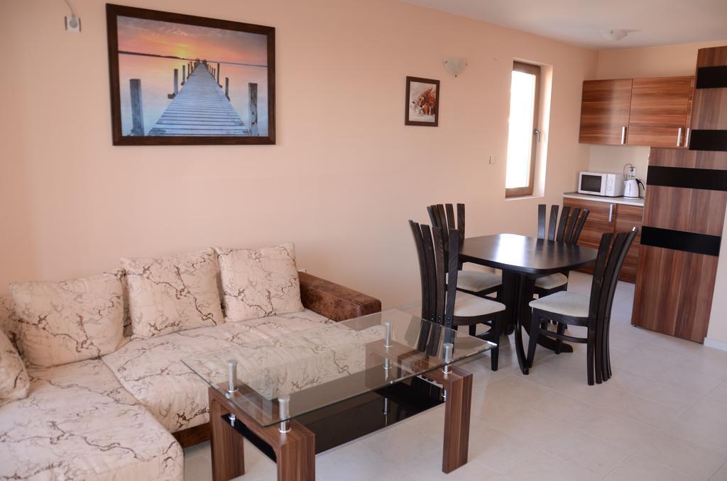 Apartments In Complex Chateau Nessebar Светий Влас Екстер'єр фото