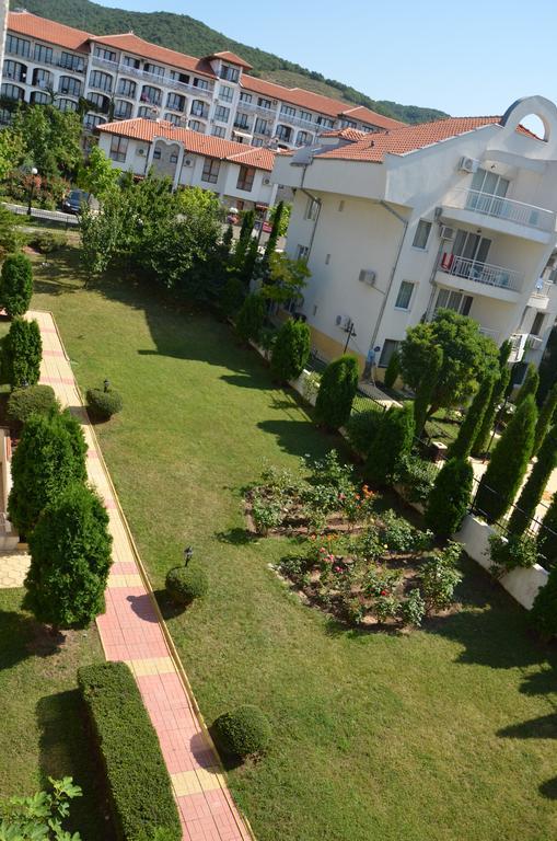 Apartments In Complex Chateau Nessebar Светий Влас Екстер'єр фото