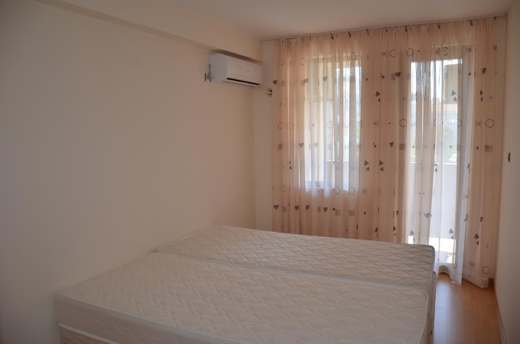 Apartments In Complex Chateau Nessebar Светий Влас Екстер'єр фото