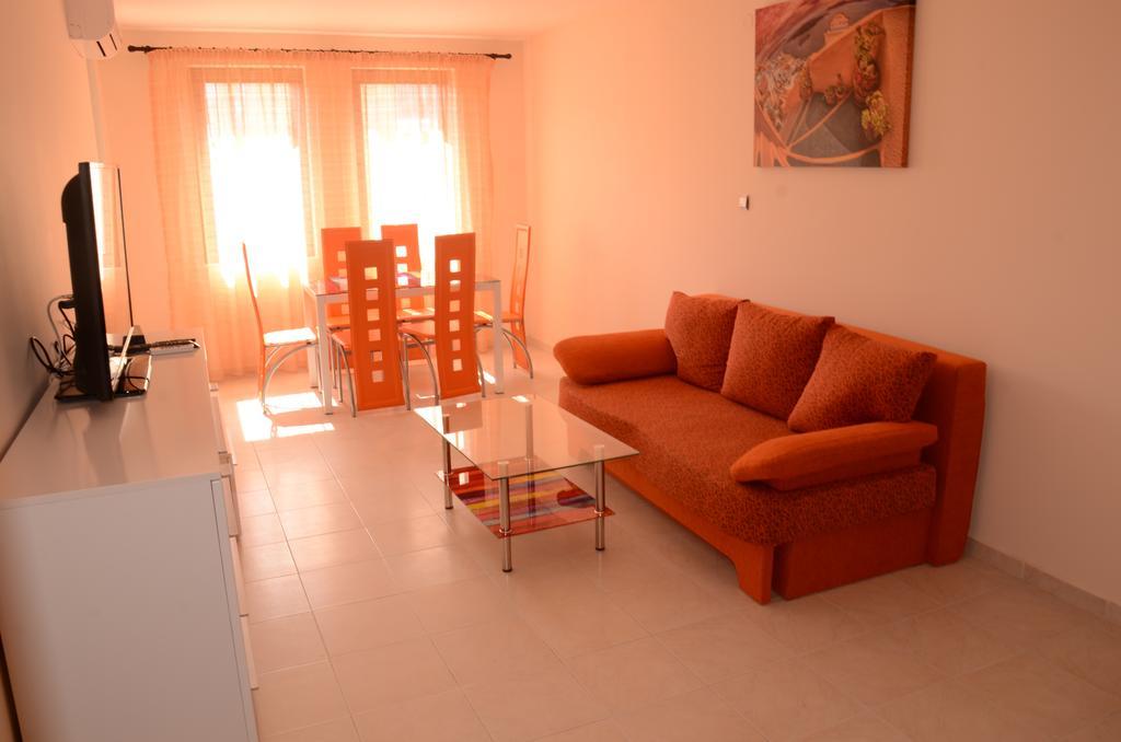 Apartments In Complex Chateau Nessebar Светий Влас Екстер'єр фото